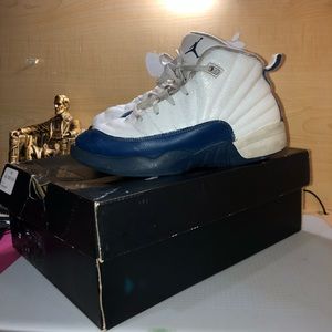 Air Jordan 12 French Blue / Size 2Y